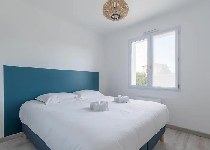 La Marine - Parking - 500m Du Golf Pornic